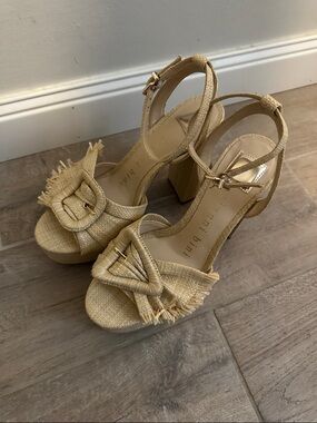 Gianni Bini Beige Raffia Fringe Platform Sandals